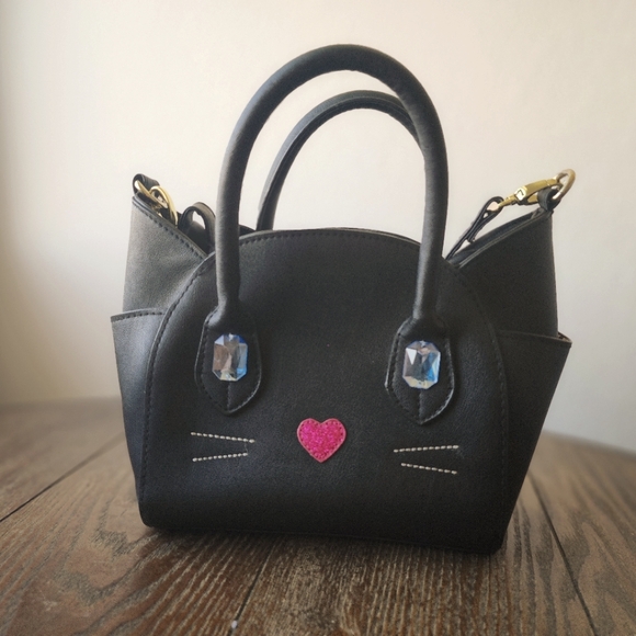 Betsey Johnson Handbags - EUC Betsy Johnson Kat Bag. Double Handle & Shoulder strap. PVC